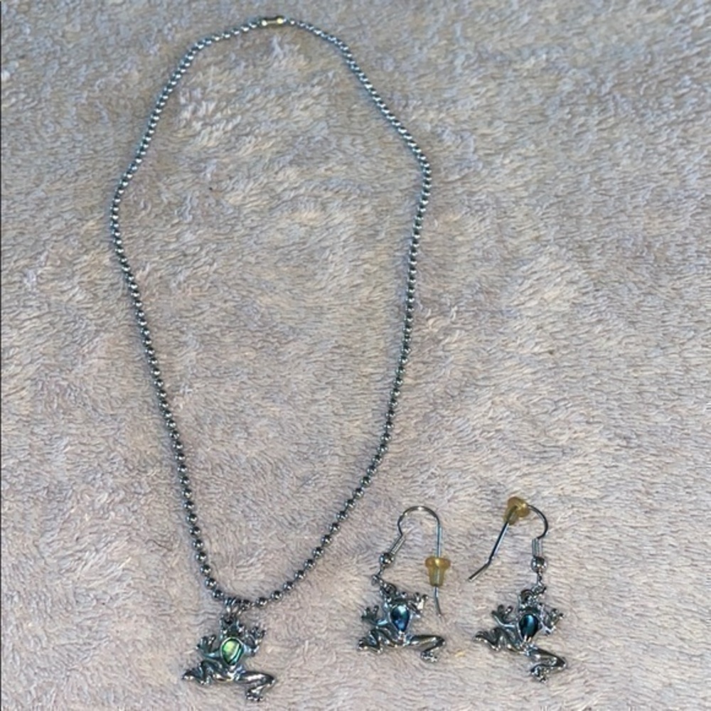 Fun frog necklace with matching earrings